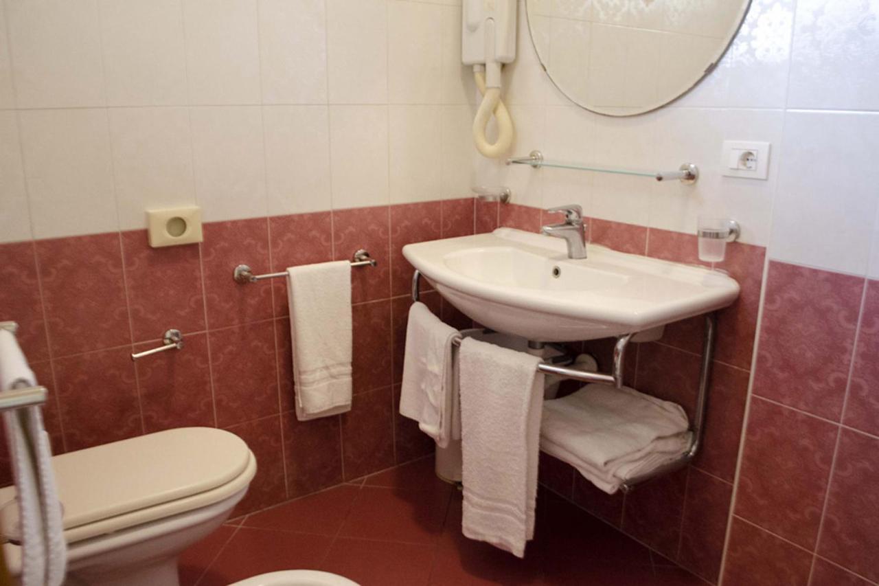 Residence Comfort Riccione Zewnętrze zdjęcie