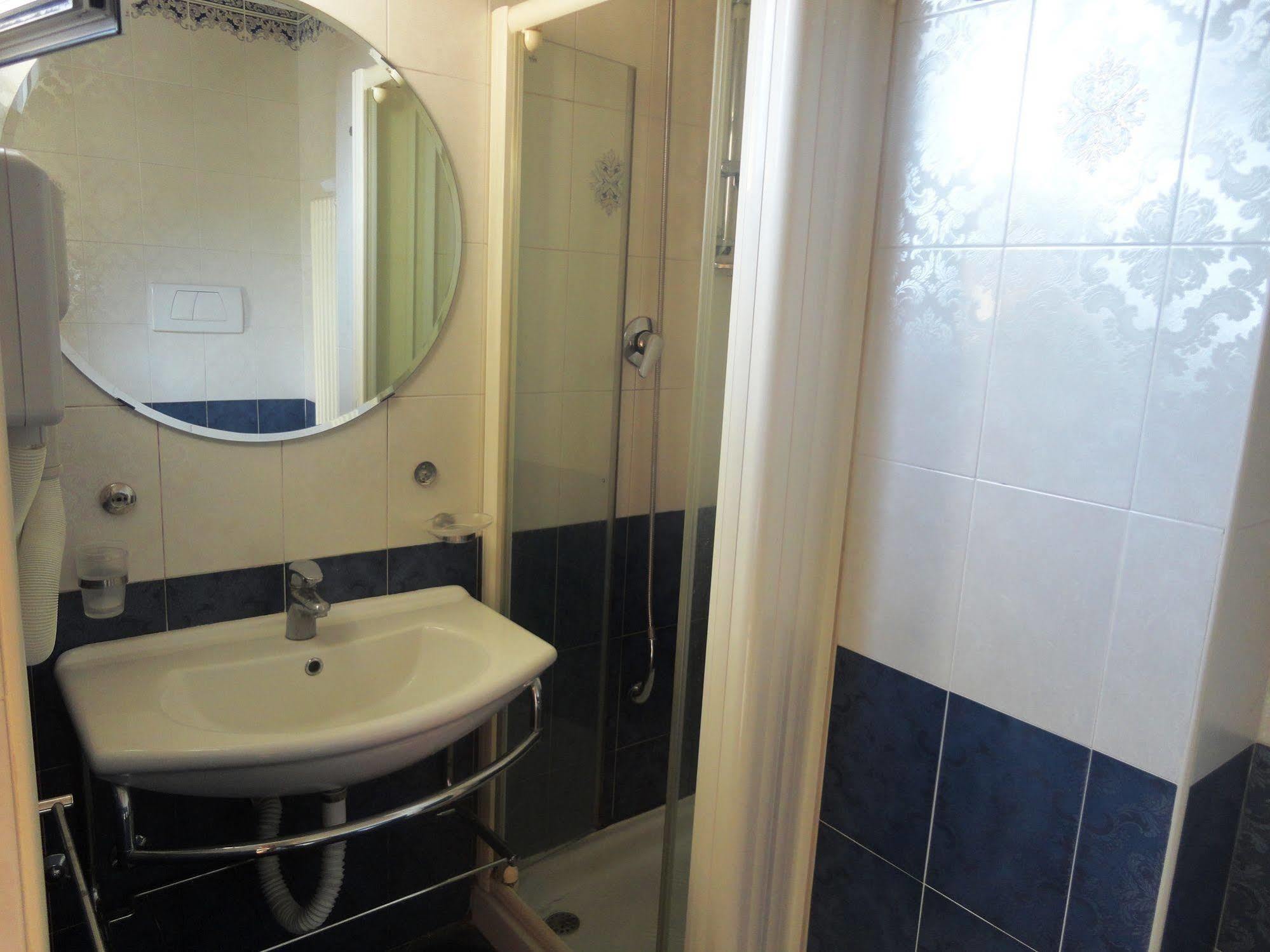 Residence Comfort Riccione Zewnętrze zdjęcie
