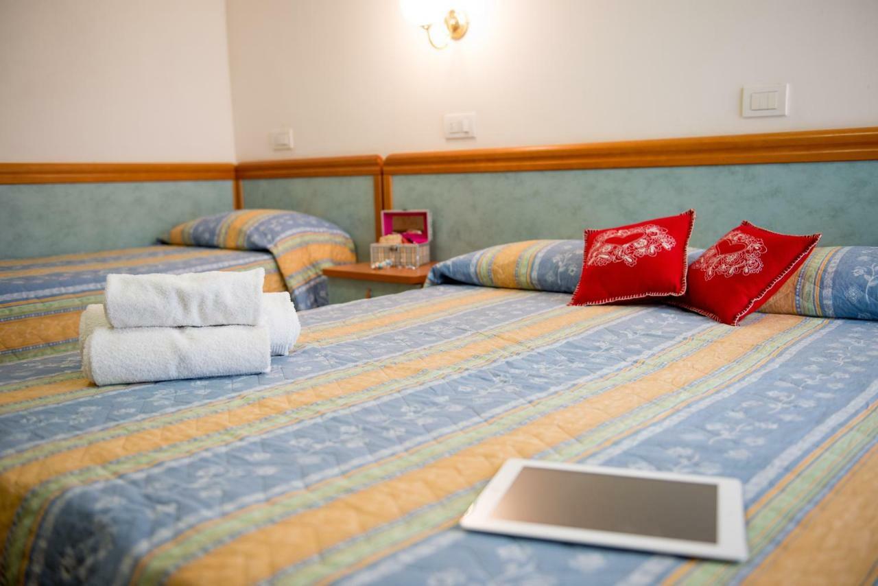 Residence Comfort Riccione Zewnętrze zdjęcie